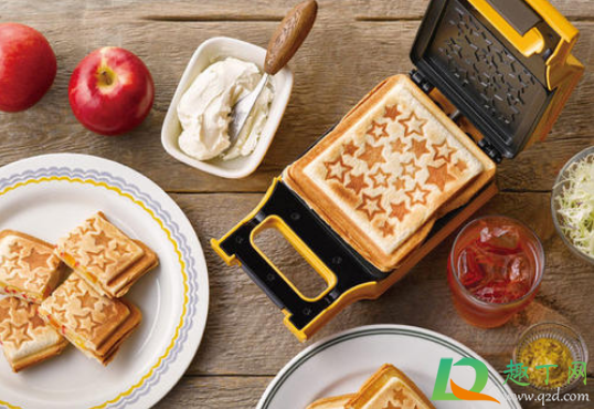 三明治机空烧要放烤盘吗(三明治机可以烧烤吗)