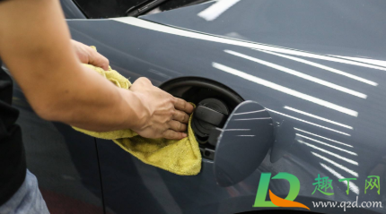 车身上面的水渍怎么清除(车内水渍怎么清除)