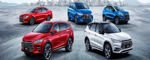 小车自己打蜡方法(小汽车怎样打蜡)