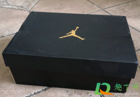 得物鞋盒有褶皱能卖出去吗(得物鞋盒皱了)