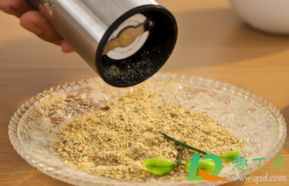 胡椒粉和十三香一样吗(十三香和胡椒粉区别) 胡椒粉和十三香一样吗(十三香和胡椒粉区别)