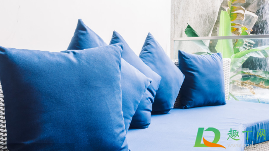 沙发沾了墨水怎么清理(沙发上沾了墨水怎么办) 沙发沾了墨水怎么清理(沙发上沾了墨水怎么办)