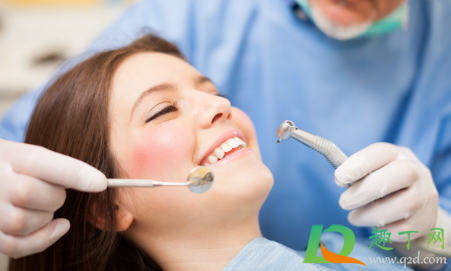 带牙套是先拔牙还是后拔牙(为什么先带牙套后拔牙)