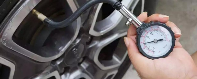 一个标准大气压的重量(一个标准大气压是多少公斤压力)