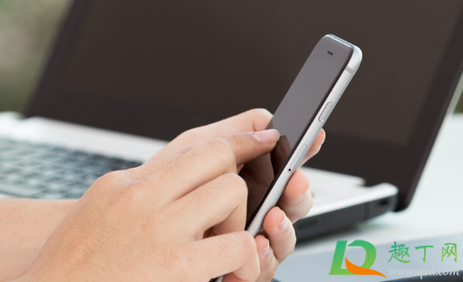 手机进水几天能自己蒸发吗(手机进水不管它以后水会蒸发吗)