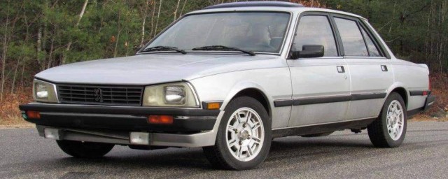 科三挂挡正确手法简述(科目三挂档正确手法)