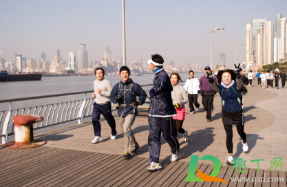 为什么夜跑容易猝死(为什么晨跑容易猝死)