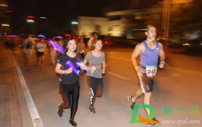 夜跑几点开始比较好(夜跑最好是几点)