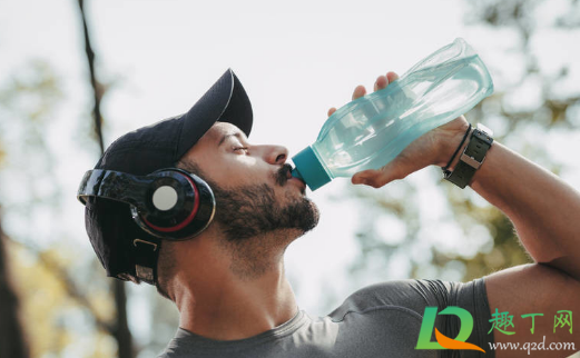 头戴式耳机健身方便吗(头戴式耳机方便运动吗)