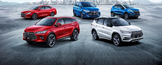 专用掉头车道需要看红灯(路口掉头专用道掉头看红灯吗)