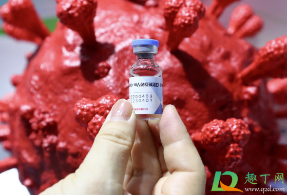 新冠疫苗最先给哪些人员先用(新冠疫苗先给哪些人接种)