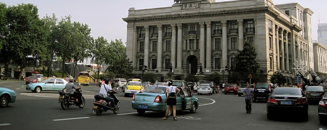 武汉收到什么短信不可以开车(为什么开车不能发短信)