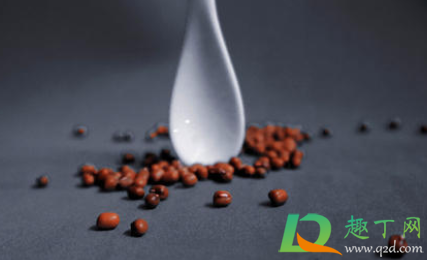 红豆泡了一晚有泡沫还能吃吗(红豆能泡一晚上吗)