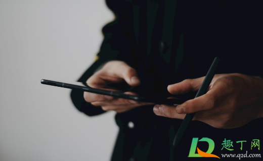 手机进水用什么风吹好一点(手机进水可以用电风吹吗)