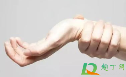 手指尖酥酥发麻是怎么回事(手指酥酥什么原因)