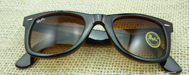 不同的脸型应该怎么选择眼镜(不同脸型如何选眼镜)