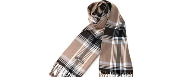 什么配色的双色围巾好看(围巾哪个颜色百搭)