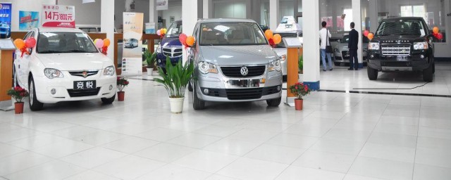 小车亏电连接电瓶方法(汽车电瓶亏电了简单办法)