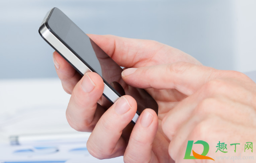 手机进水几天能自己蒸发吗(手机进水不管它以后水会蒸发吗)