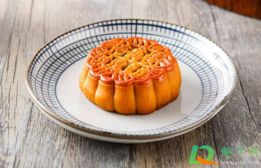 月饼大的好吃还是小的好吃(什么样的月饼比较好吃)