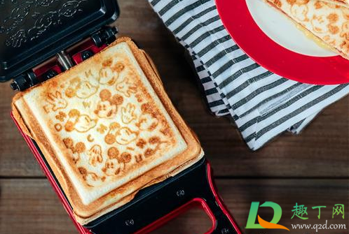 三明治机烤盘怎么拆卸(三明治机怎么换盘子) 三明治机烤盘怎么拆卸(三明治机怎么换盘子)