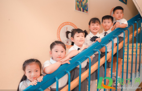 幼儿园小孩咬伤怎么处理(幼儿园孩子咬伤后处理)