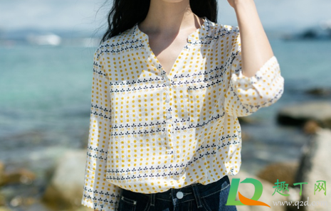 旧衣服可以扔到垃圾桶吗(旧衣服丢垃圾桶最终怎么处理的)