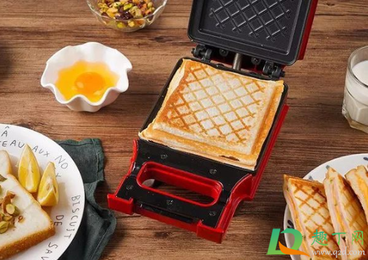 三明治机做三明治要不要去掉吐司边(没有吐司三明治的做法) 三明治机做三明治要不要去掉吐司边(没有吐司三明治的做法)