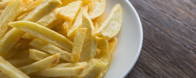 炸薯条不冷冻要怎么做？(在家炸薯条不冷冻的简易方法)