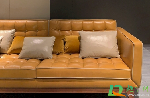 沙发沾了墨水怎么清理(沙发上沾了墨水怎么办)