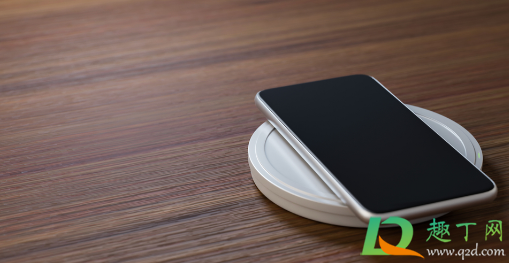 手机进水用什么风吹好一点(手机进水可以用电风吹吗)