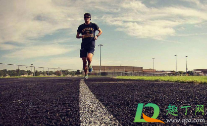 为什么夜跑容易猝死(为什么晨跑容易猝死)