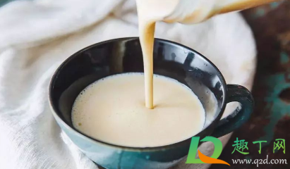 煮牛奶成豆腐状是怎么回事(为什么牛奶煮了像豆腐) 煮牛奶成豆腐状是怎么回事(为什么牛奶煮了像豆腐)