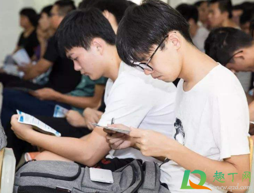 助学贷款怎么申请(助学贷款怎么申请流程)