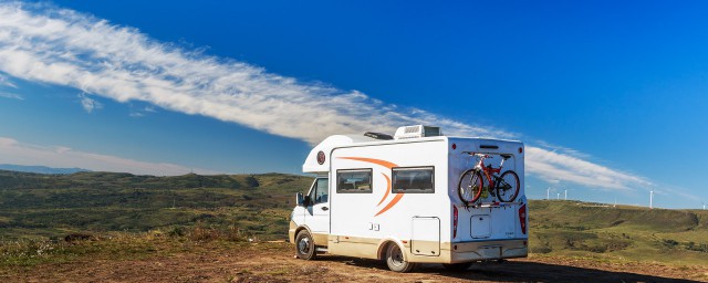 开房车一般要求什么驾驶证(房车一般需要什么驾照才能开)