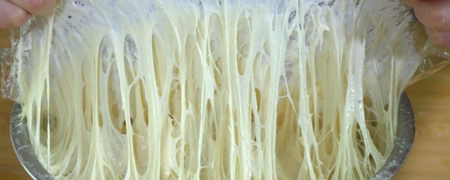 食用小苏打NaHCO3性状有哪些(小苏打是na2co3吗)