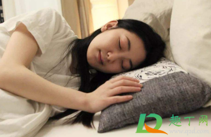 枕头有潮味怎么去除(枕头的味道怎么去除) 枕头有潮味怎么去除(枕头的味道怎么去除)