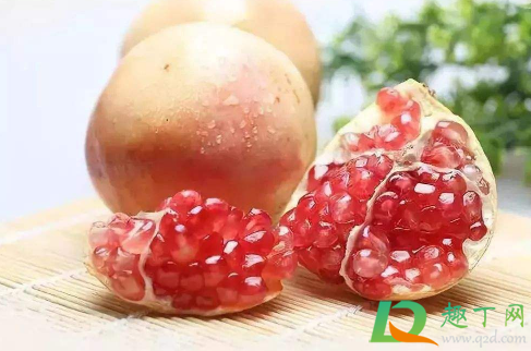 石榴一半发霉了另一半还能吃吗(石榴坏了一半另一半还能吃吗)