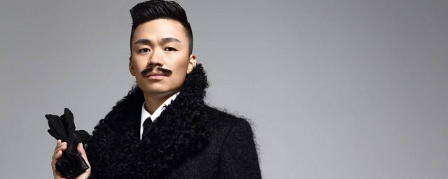 宝强原来出道这么早(王宝强出道多少年了)