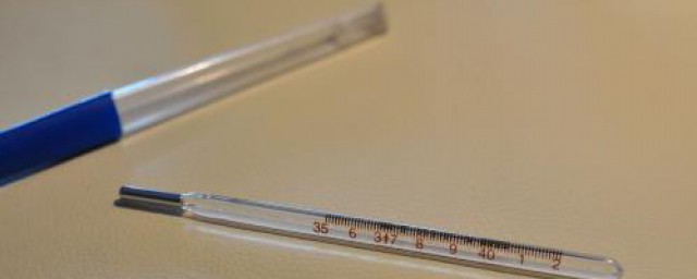 人的体温37.5正常(人的体温37.5正常吗,怎么办)