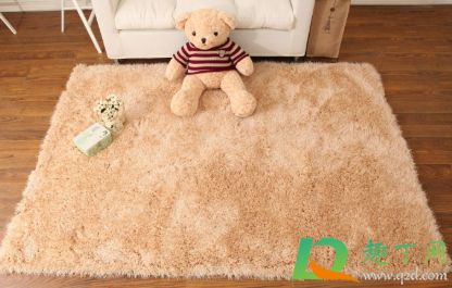 地毯与地面打滑怎么办(地毯铺地上很滑怎么办)