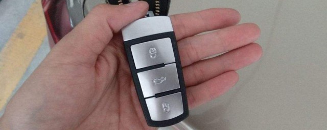 大众cc钥匙换电池的步骤(大众cc换钥匙电池怎么换)