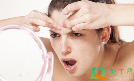 挤痘痘造成颅内感染几率大吗(挤痘痘很容易颅内感染吗)