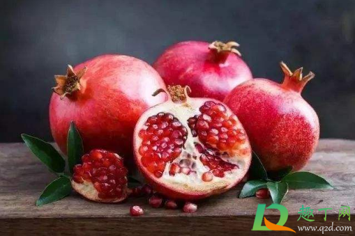 石榴外皮干了里面的果肉能吃吗(石榴的皮干了,石榴籽能吃吗?)