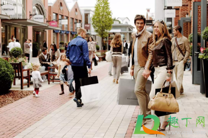 脚底板疼是怎么回事(人的脚后跟疼是什么原因怎么办)