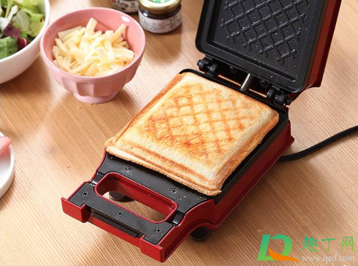 三明治机放面包要刷油吗(三明治机做三明治需要放油吗) 三明治机放面包要刷油吗(三明治机做三明治需要放油吗)