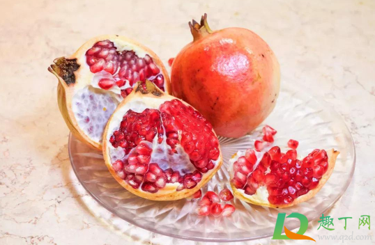 石榴外面红里面没有红可以吃吗(石榴皮没红能吃吗)