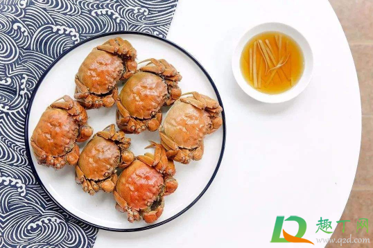 蒸螃蟹用料酒还是用白酒(蒸螃蟹用料酒还是黄酒)