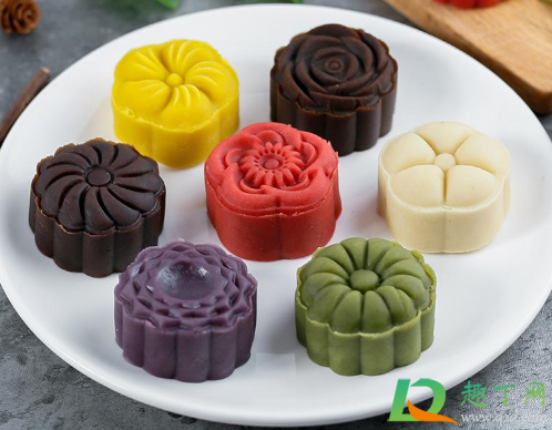 冰皮月饼放冰箱有水汽怎么解决(冰皮月饼水放多了怎么办) 冰皮月饼放冰箱有水汽怎么解决(冰皮月饼水放多了怎么办)