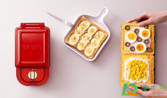 三明治机预热的时候冒烟正常吗(三明治机预热有味道) 三明治机预热的时候冒烟正常吗(三明治机预热有味道)